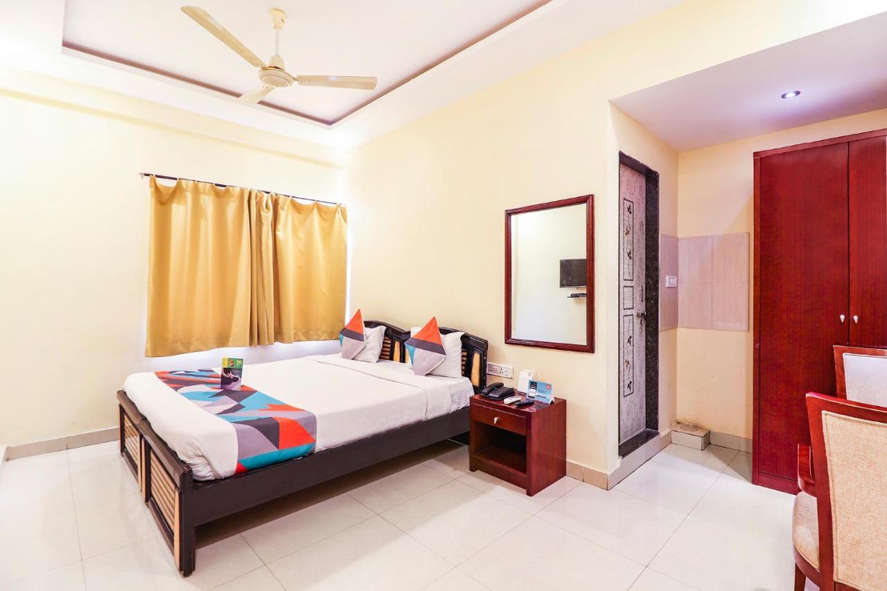 Fabexpress Mid Town Hotel Haiderabad Buitenkant foto