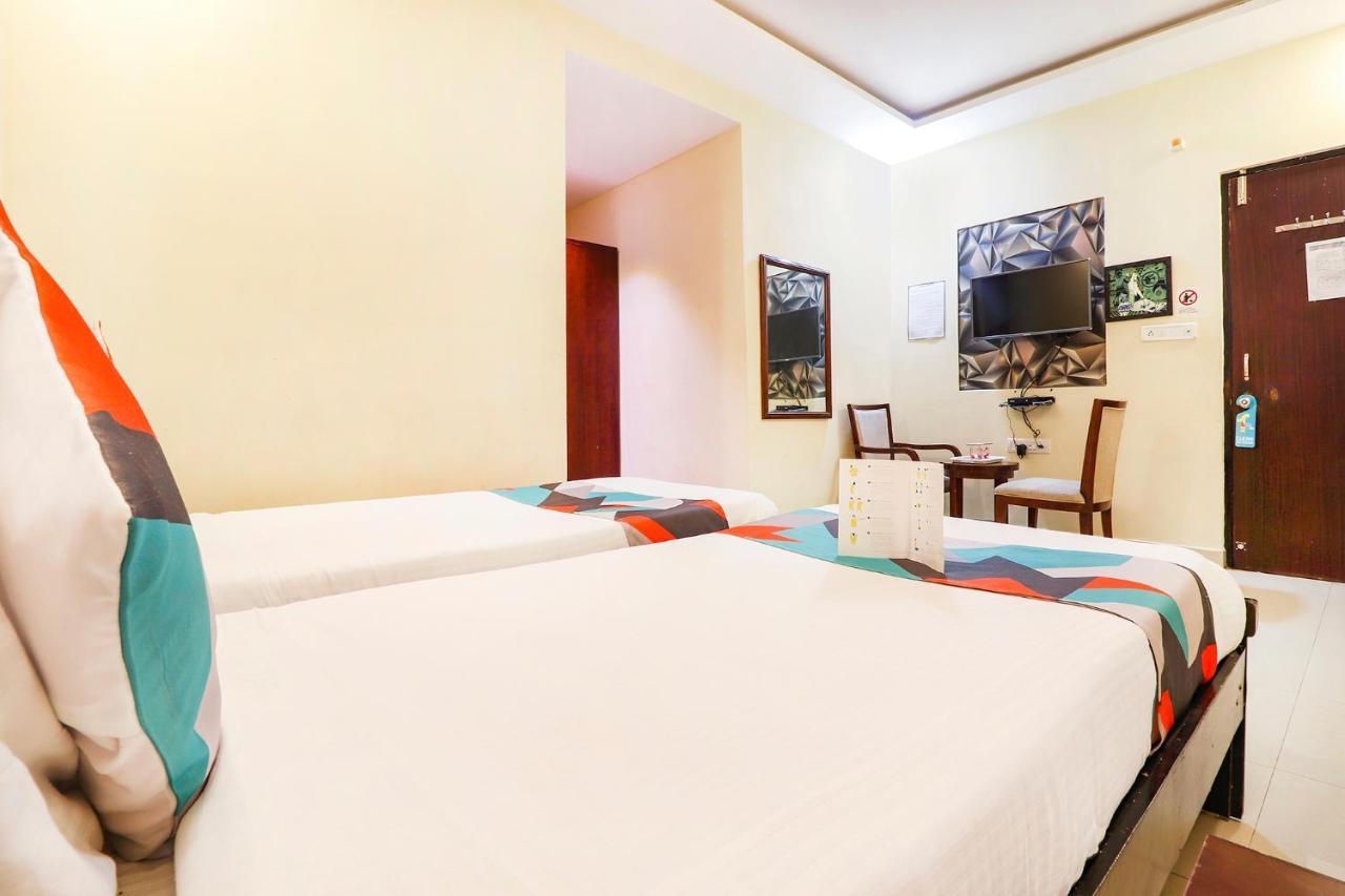 Fabexpress Mid Town Hotel Haiderabad Buitenkant foto
