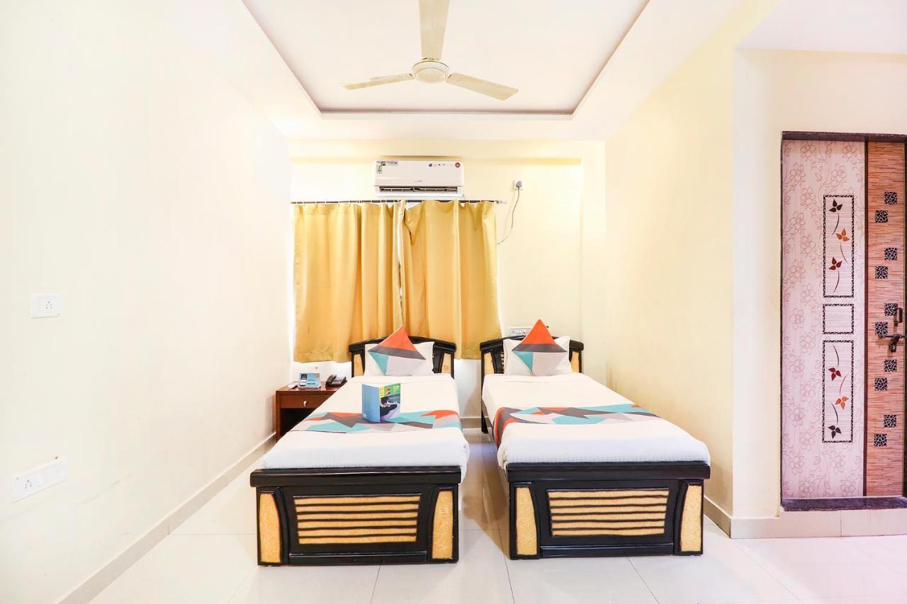 Fabexpress Mid Town Hotel Haiderabad Buitenkant foto