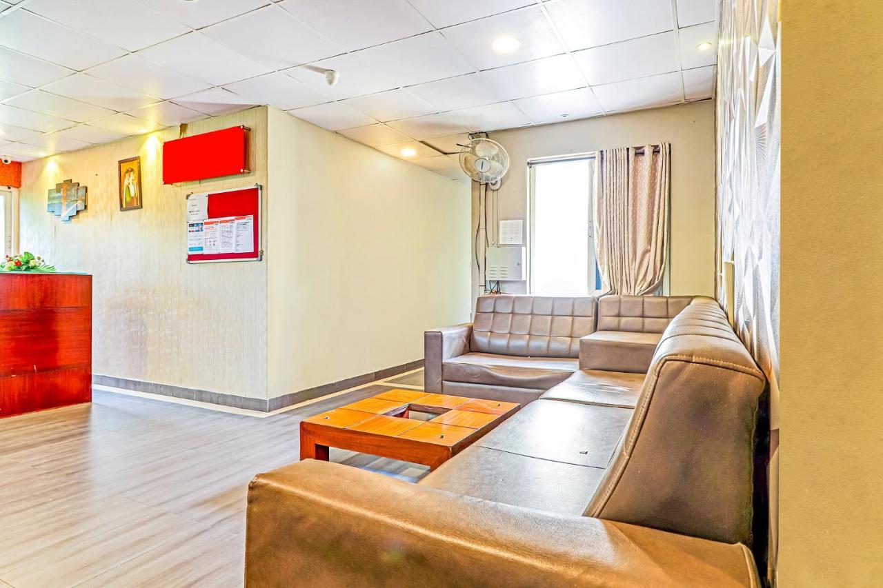 Fabexpress Mid Town Hotel Haiderabad Buitenkant foto