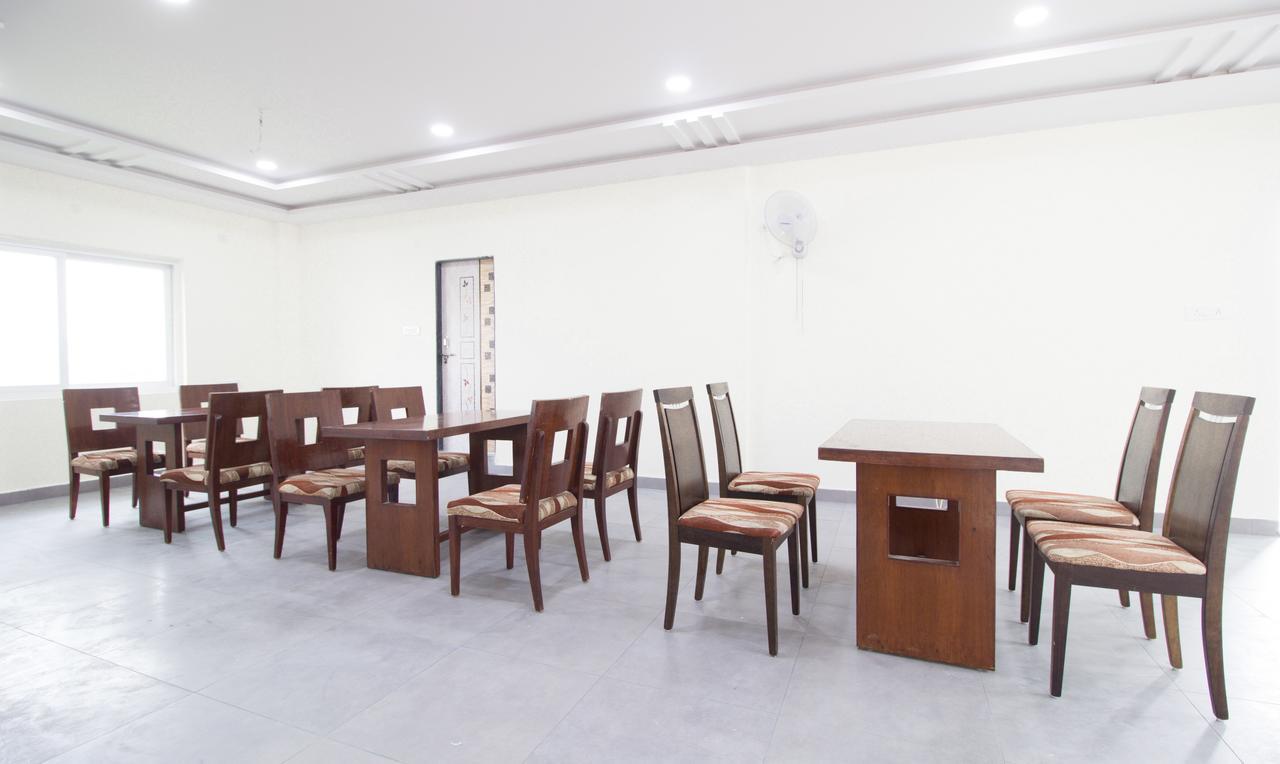 Fabexpress Mid Town Hotel Haiderabad Buitenkant foto